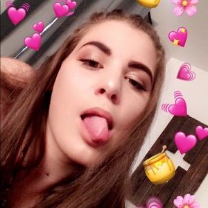 Meet your Posher, Danielle